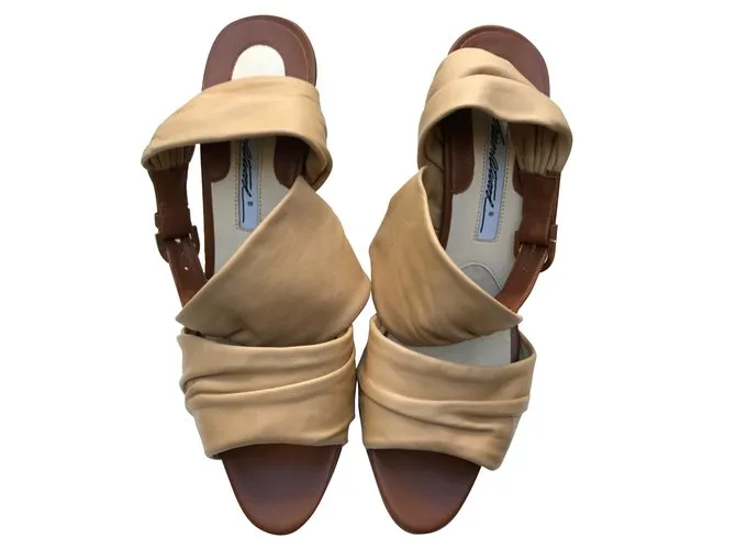 Brian Atwood Sandalias Beige 