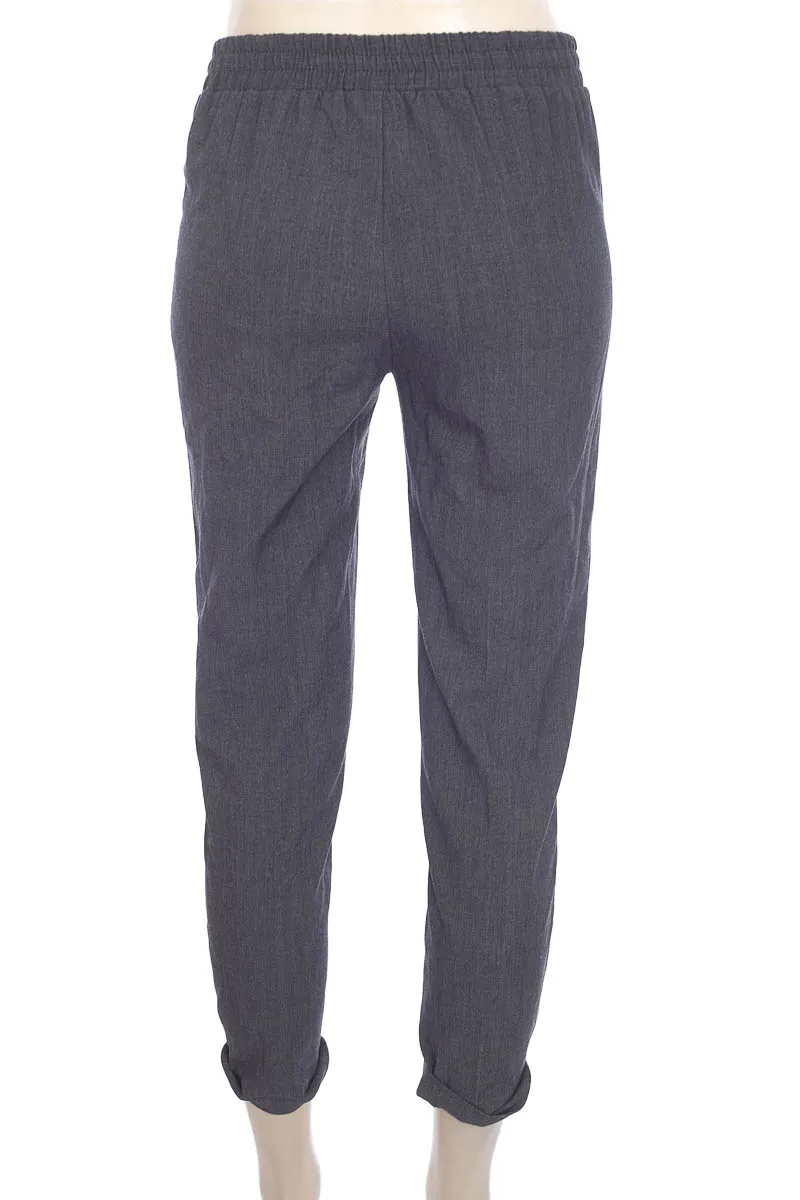 Pantalón color Gris - Stradivarius