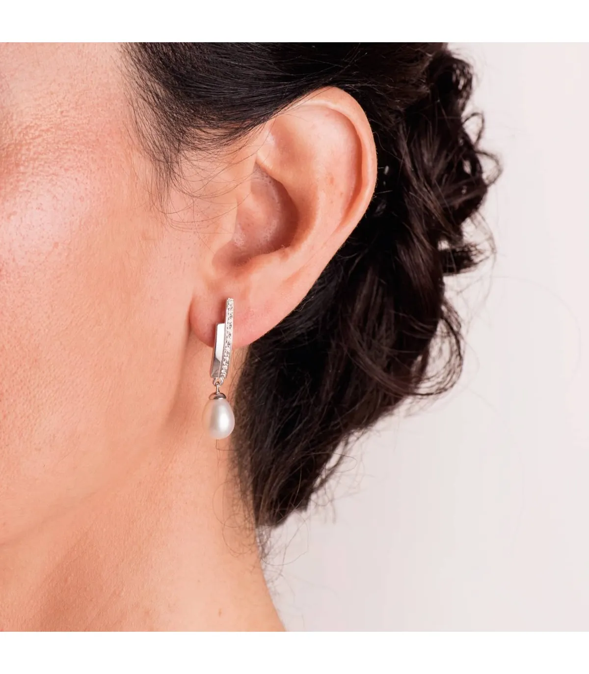 Pendientes Condesa de Yorkshire Oro Blanco 9K Perla